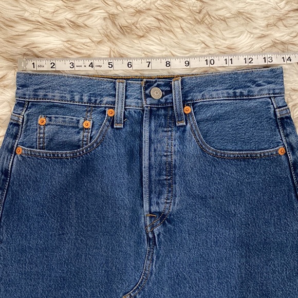 NWOT Levi’s High Rise Denim Mini Skirt Deconstructed Iconic Boyfriend Size 25 - Picture 13 of 14